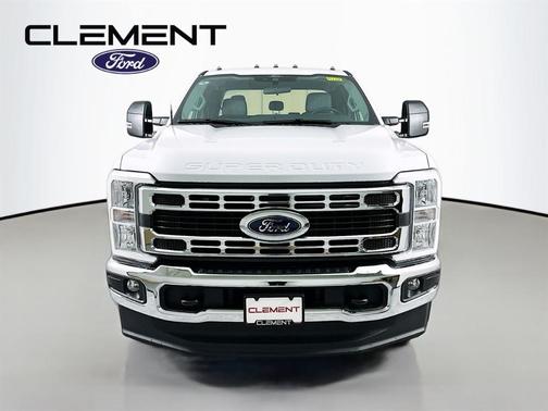 Oxford White 2026 Ford F-350 XLT