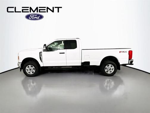 Oxford White 2026 Ford F-350 XLT