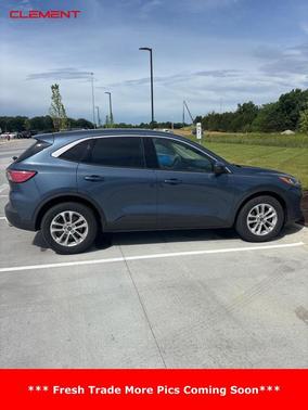 Blue Metallic 2020 Ford Escape SE