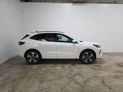 2025 Ford Escape ST-Line Elite
