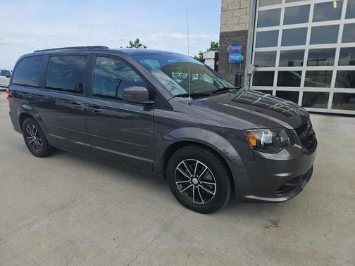 Granite Crystal Clearcoat Metallic 2017 Dodge Grand Caravan SE