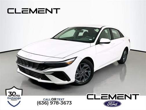 White 2024 Hyundai ELANTRA SEL