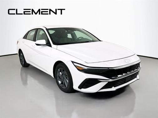 White 2024 Hyundai ELANTRA SEL
