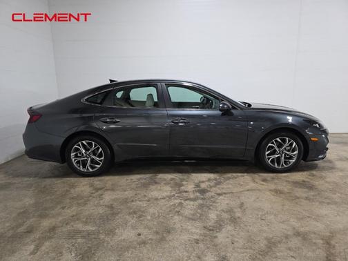 2022 Hyundai SONATA SEL