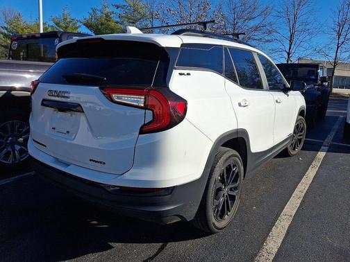 2022 GMC Terrain SLE