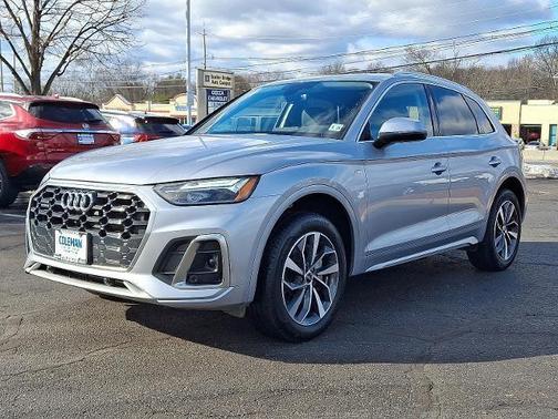 2023 Audi Q5 45 S line Premium