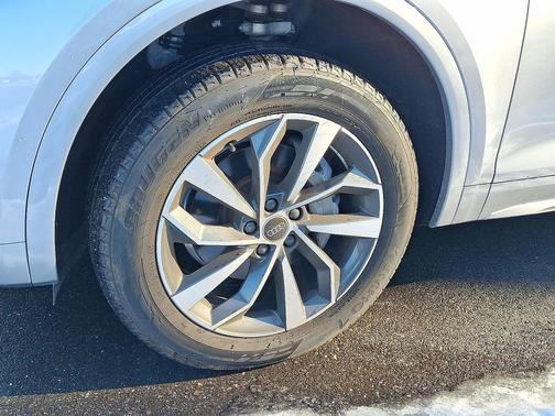 2023 Audi Q5 45 S line Premium