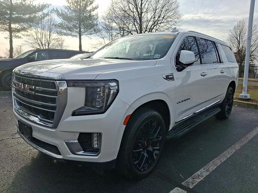 2022 GMC Yukon XL SLT
