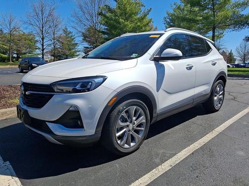 White Frost Tricoat 2023 Buick Encore GX Essence