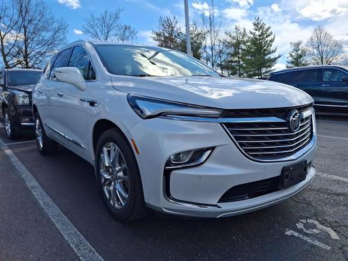 White Frost Tricoat 2023 Buick Enclave Essence AWD