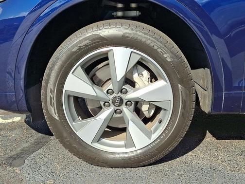 2024 Audi Q5 40 Premium