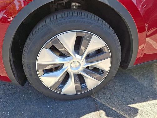 2024 Tesla Model Y Long Range Dual Motor All-Wheel Drive