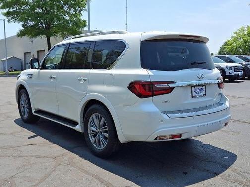 2022 INFINITI QX80 Luxe