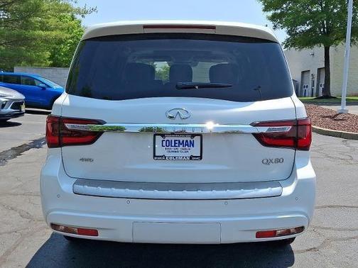 2022 INFINITI QX80 Luxe