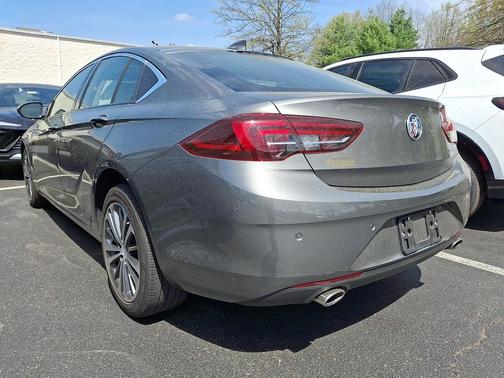 2019 Buick Regal Sportback FWD Essence