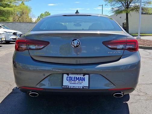 Smoked Pearl Metallic 2019 Buick Regal Sportback FWD Essence