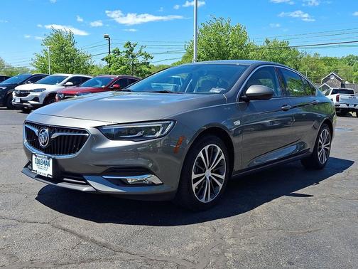 Smoked Pearl Metallic 2019 Buick Regal Sportback FWD Essence