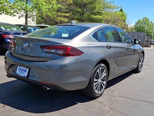 Smoked Pearl Metallic 2019 Buick Regal Sportback FWD Essence