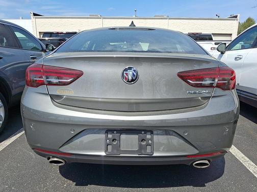 Smoked Pearl Metallic 2019 Buick Regal Sportback FWD Essence