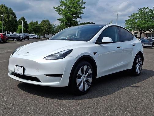 Pearl White Multi-Coat - PPSW 2023 Tesla Model Y RWD