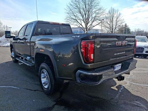 2022 GMC Sierra 3500 SLT