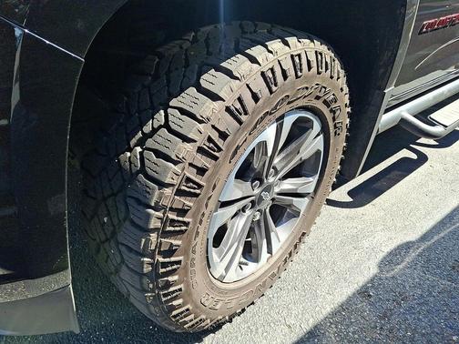 Black 2022 Chevrolet Colorado Z71