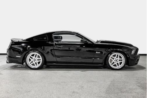 Black 2013 Ford Mustang GT Premium