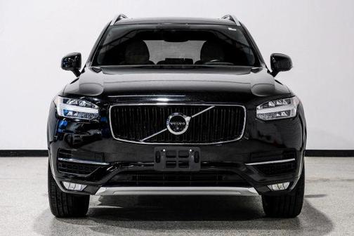 2017 Volvo XC90 T6 Momentum