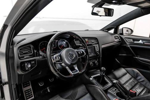 Reflex Silver Metallic 2017 Volkswagen Golf GTI SE 4-Door