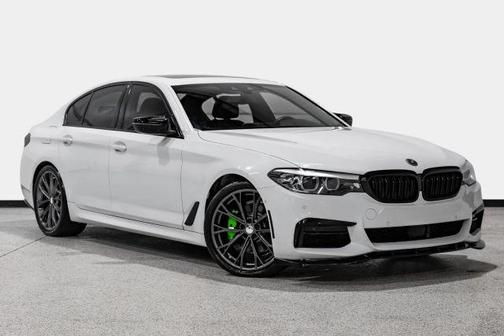 White 2019 BMW 540 i