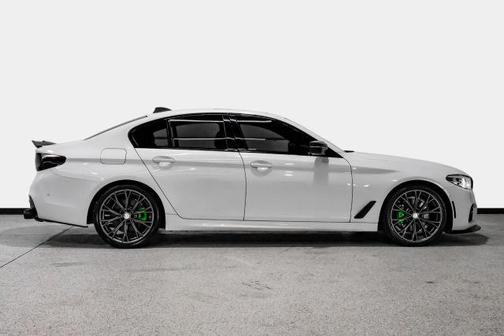 White 2019 BMW 540 i