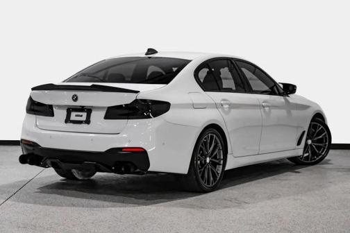 White 2019 BMW 540 i