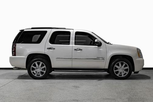 White 2014 GMC Yukon Denali