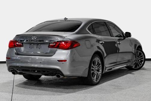 Graphite Shadow 2017 INFINITI Q70L 3.7