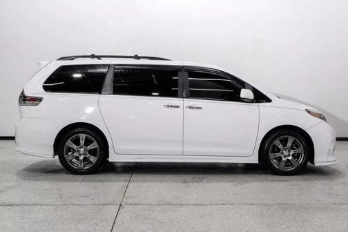 2017 Toyota Sienna SE