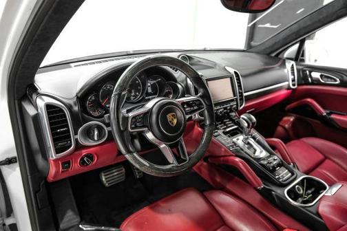 2016 Porsche Cayenne GTS