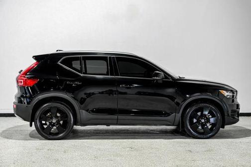 2019 Volvo XC40 T5 Momentum