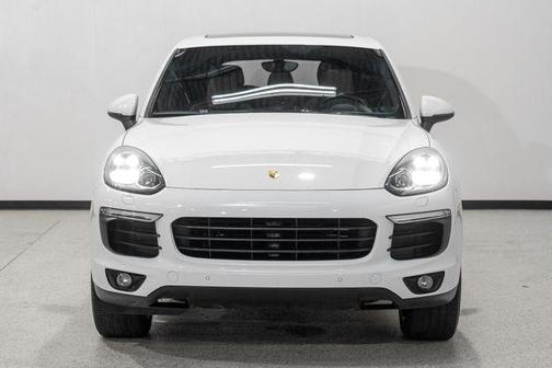 2017 Porsche Cayenne Platinum Edition