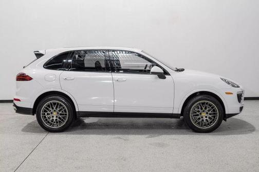 2017 Porsche Cayenne Platinum Edition