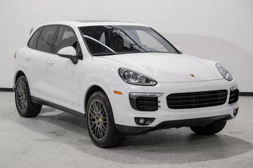 2017 Porsche Cayenne Platinum Edition