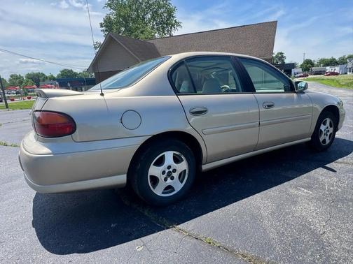 Gold 2003 Chevrolet Malibu Base