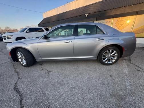 2018 Chrysler 300 Limited