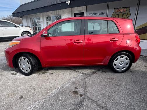 2010 Scion xD 5-Door