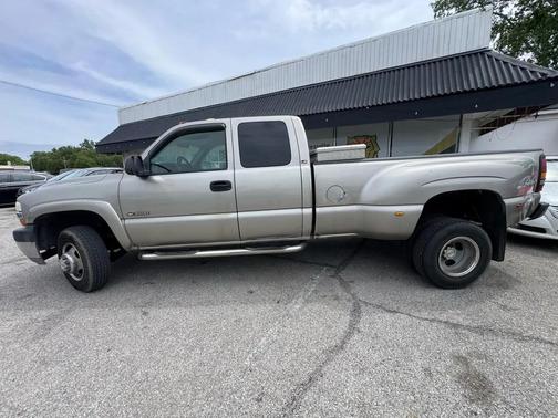 Sunset Gold Metallic 2001 Chevrolet Silverado 3500 LS Extended Cab