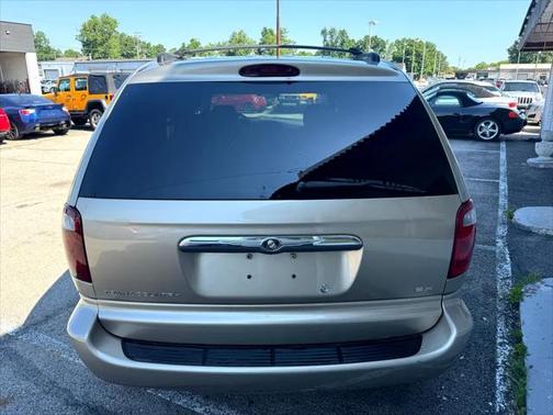 2002 Chrysler Town & Country EX