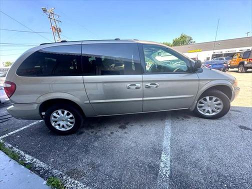 2002 Chrysler Town & Country EX