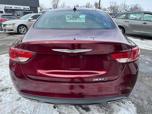 2015 Chrysler 200 S