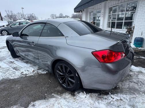 2011 INFINITI G37 Sport