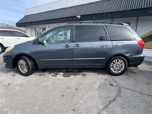 2010 Toyota Sienna XLE