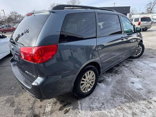 2010 Toyota Sienna XLE